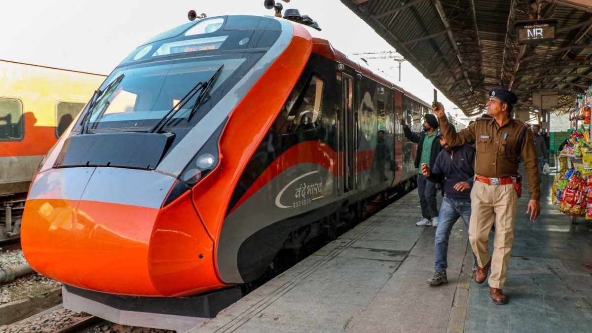 vande bharat express,vande bharat,vande bharat train,kashmir vande bharat express,vande bharat kashmir,katra srinagar vande bharat express,kashmir vande bharat train,vande bharat kashmir train,vande bharat kashmir train route,special vande bharat for jammu and kashmir,kashmir vande bharat,katra srinagar vande bharat,srinagar vande bharat,kashmir,vande bharat january 26,katra to srinagar vande bharat,delhi srinagar vande bharat,vande bharat express train, वंदे भारत ट्रेन